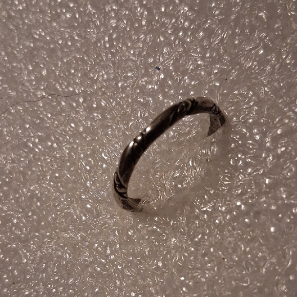 Silpada Stackable 925 Silver Patterned Ring - Picture 3 of 4